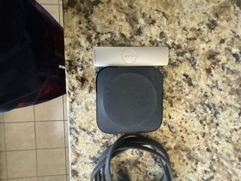Apple TV 2nd Generation Media Streamer with Remote and Power Cable